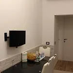 Apartman Jacuzzi By Parmacentro *