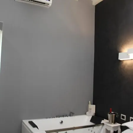 Appartamento Jacuzzi By Parmacentro