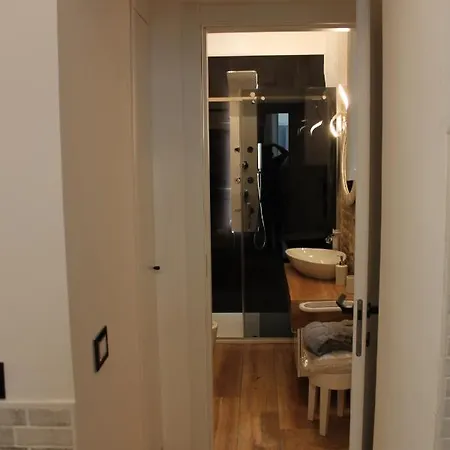 Jacuzzi By Parmacentro Apartment