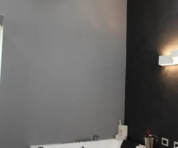 Lägenhet Jacuzzi By Parmacentro