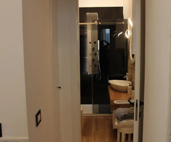 Jacuzzi By Parmacentro Lägenhet