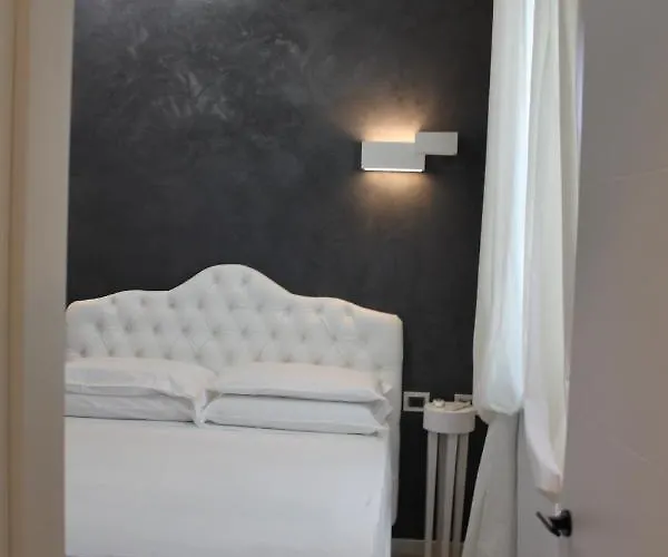 Jacuzzi By Parmacentro Apartment *